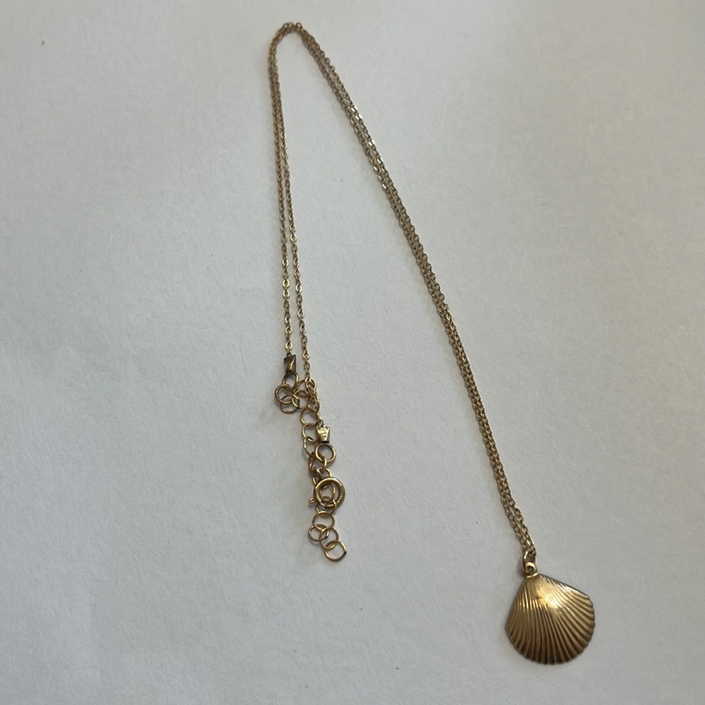 Gold Seashell Necklace